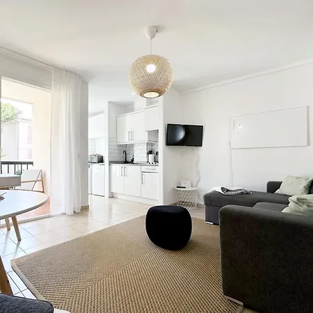 Tamarells Pinaret 350m To The By Js Appartement *