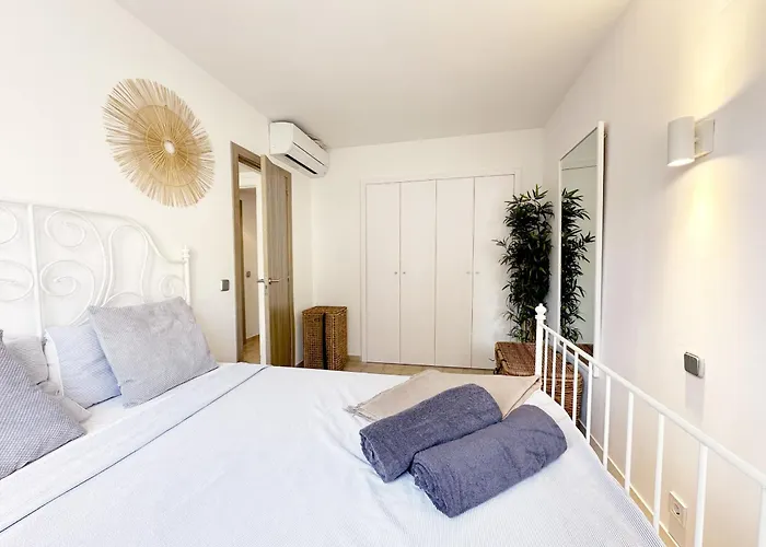 Tamarells Pinaret 350m To The By Js Appartement *