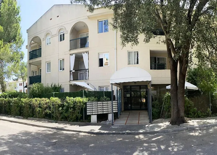 Tamarells Pinaret 350m To The By Js Appartement *